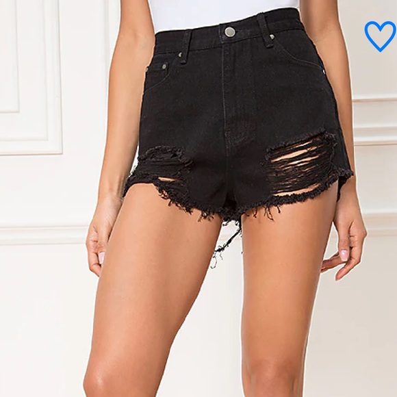 🆕 Superdown Simi Distressed Denim Shorts - Picture 2 of 4